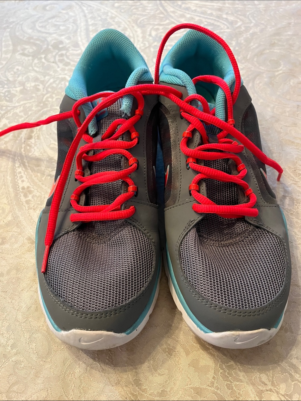 Nike Women Flex Training IV Gray Sneakers with Teal Interior/Red Laces 10 EUC